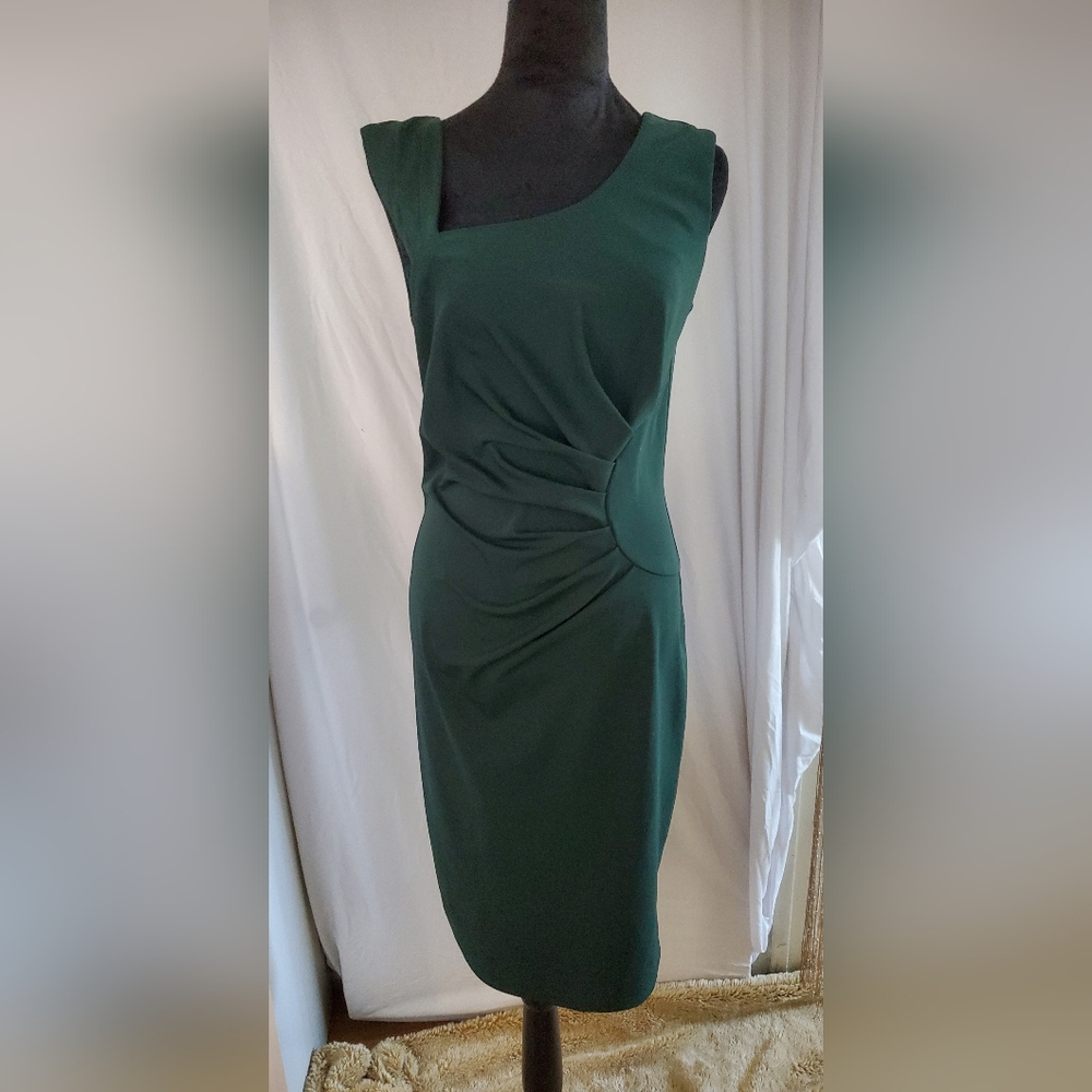 Gardenwed Green Ruched Sleeveless Midi Dress